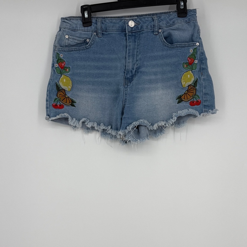 Banjara Fruit Embroidered Blue Denim Shorts with raw/frayed hems size 11 (29)